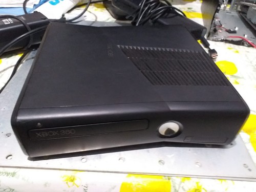 Xbox 360 slim 250 - 250, e